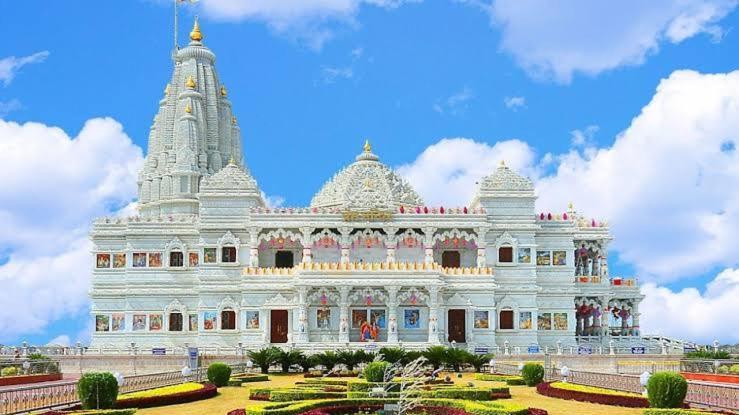 Maa Gayatri Dham Hotel วรินดาวัน ภายนอก รูปภาพ